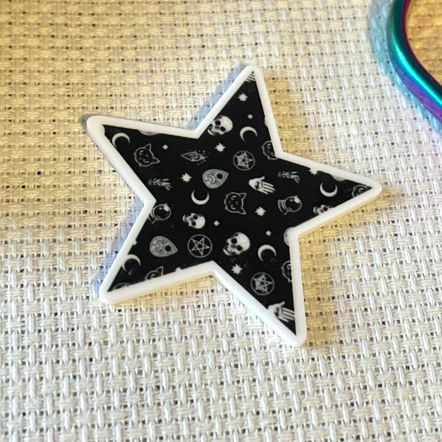 Spooky Star Needle Minder