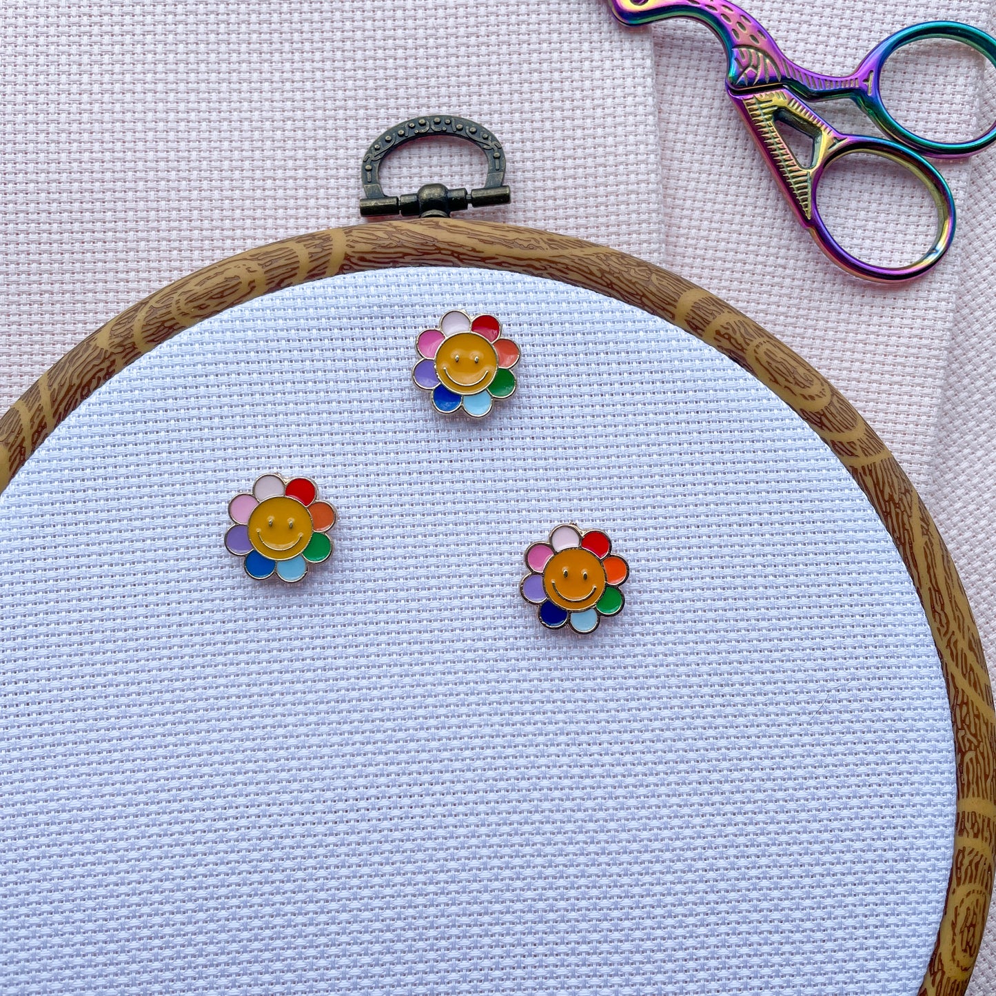 Happy Flower Needle Minder