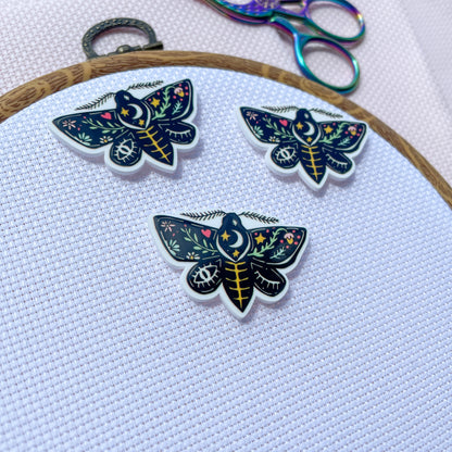 Black Moth Needle Minder