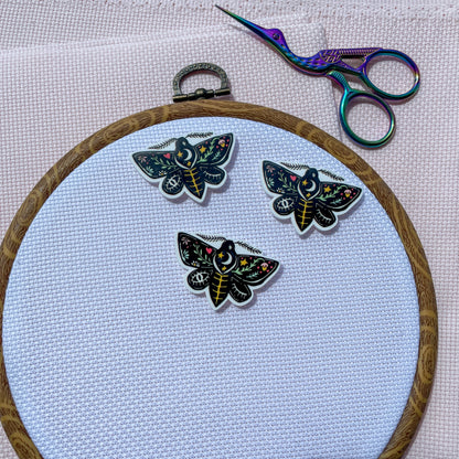 Black Moth Needle Minder